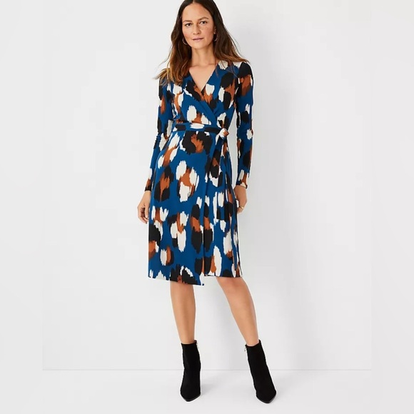 Ann Taylor Animal Print Belted Wrap Dress Knee Length Stretch Blue Brown Size 14 - Picture 1 of 11